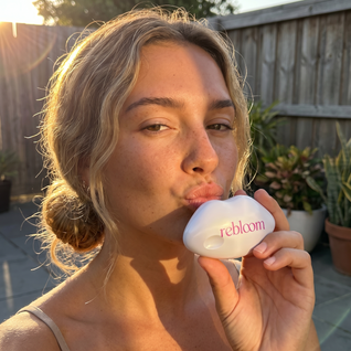 Rebloom Kiss - LED Lip Enhancing Device
